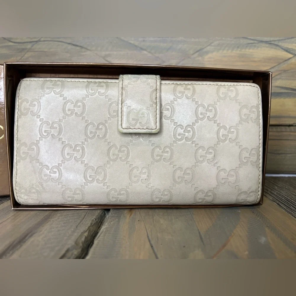 W015. Gucci Princy GG Signature Continental Wallet - Picture 2 of 11